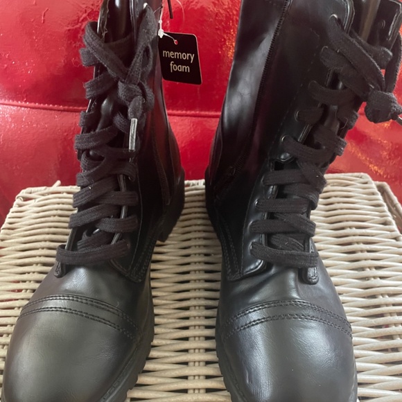 New with tag Arizona Jean Company Memory Foam Combat Boots Black - Picture 2 of 6